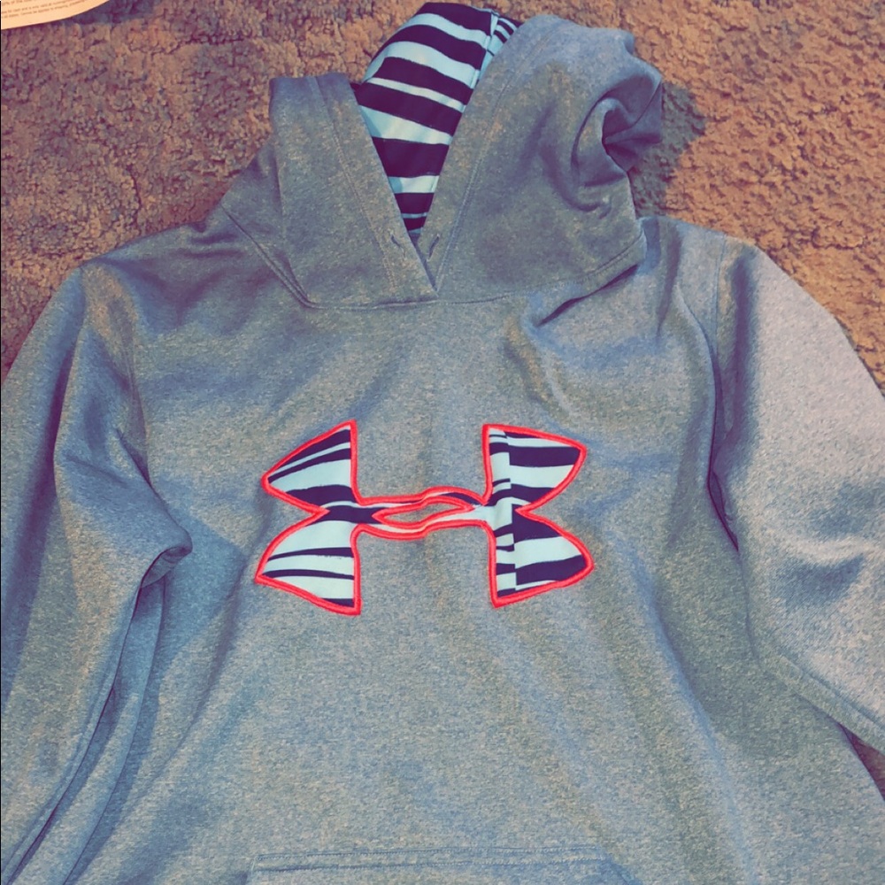 Under Armour hoody size large in kids